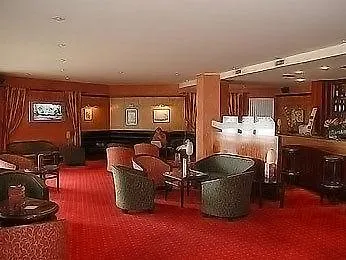 Oceania Ferrand Hotell