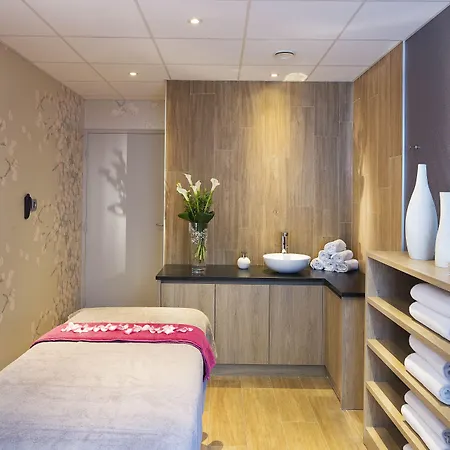 Hotel Oceania Ferrand 4*